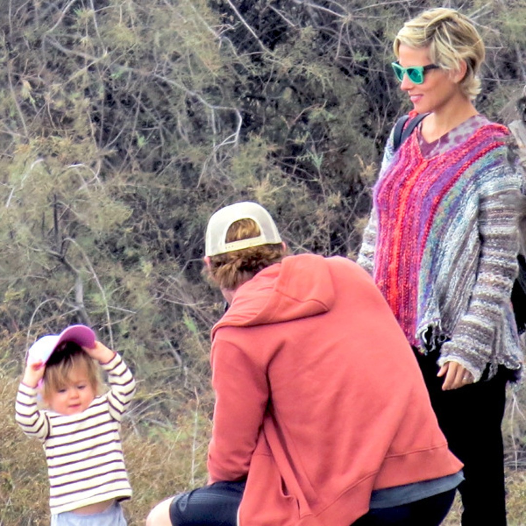 Chris Hemsworth His Family Are So Cute See The Pics E Online